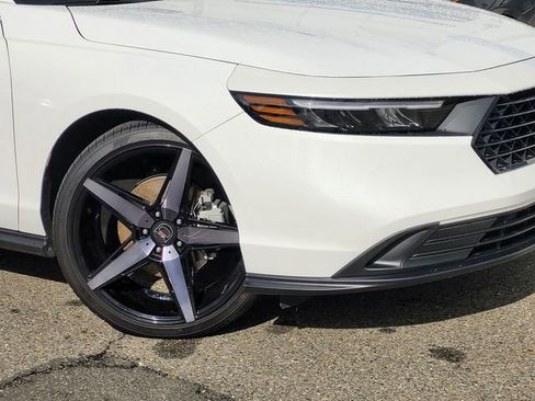 Used 2025 Honda Accord Sport image 9