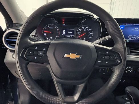 Used 2024 Chevrolet Trax LS w/ LS Convenience Package image 29