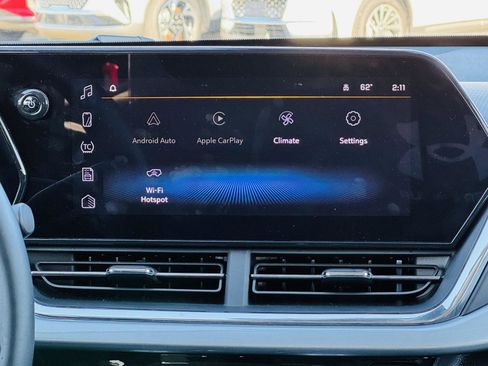 Used 2025 Chevrolet Trax LT w/ LT Convenience Package image 19