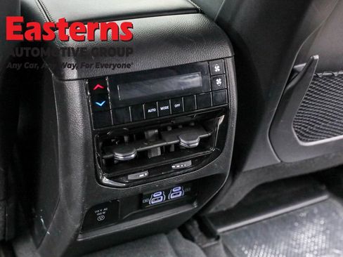 Used 2023 Jeep Grand Cherokee L Laredo image 23