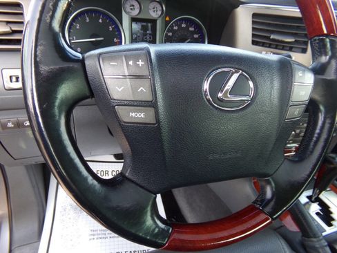 Used 2008 Lexus LX 570 4WD image 40