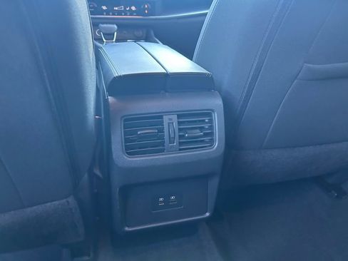 Used 2023 Nissan Rogue SV image 42