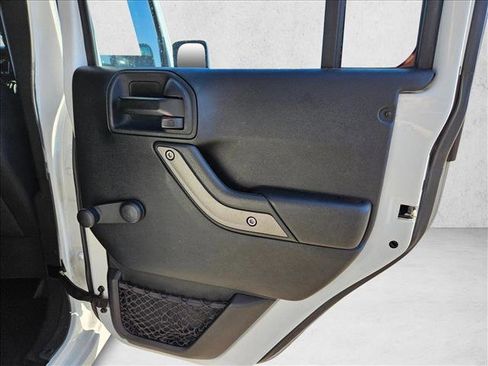 Used 2018 Jeep Wrangler Unlimited Sport w/ Connectivity Group image 19