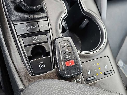 Used 2023 Toyota Camry XSE image 24