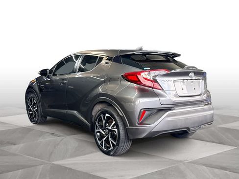 Used 2022 Toyota C-HR XLE FWD image 6
