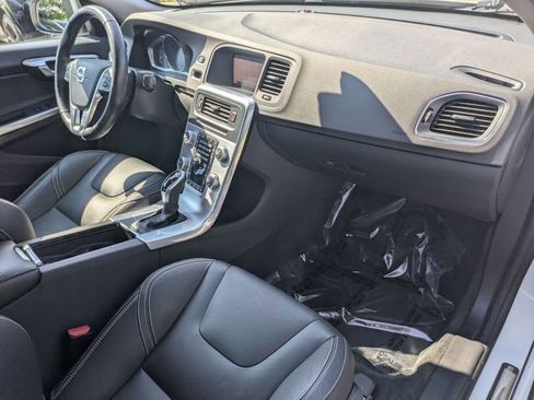 Used 2018 Volvo S60 T5 Dynamic w/ Vision Package image 29