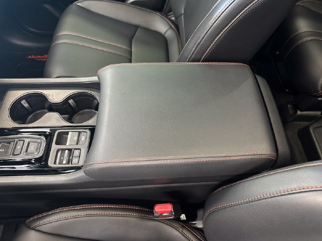 Used 2025 Honda Pilot TrailSport image 34