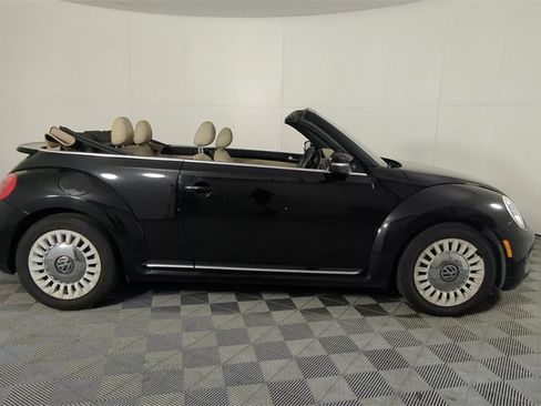 Used 2013 Volkswagen Beetle 2.5 image 4