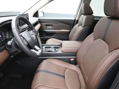 New 2026 Honda Pilot Touring image 17