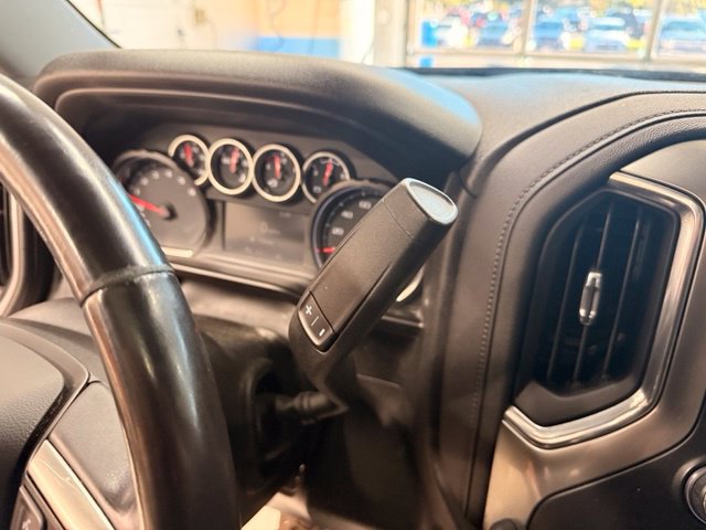 Used 2021 Chevrolet Silverado 1500 LT Trail Boss w/ Convenience Package II AWD/4WD image 15