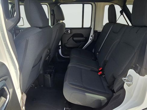 Used 2025 Jeep Wrangler Unlimited Sport AWD/4WD image 21