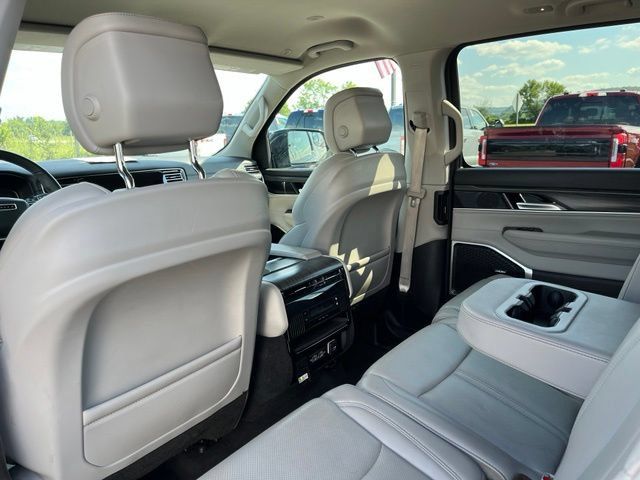 Used 2024 Jeep Wagoneer Series II w/ Flexible Seating Group AWD/4WD image 10