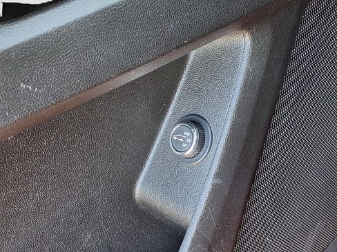 Used 2020 Chevrolet Traverse LT image 15