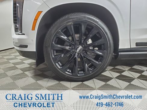 Used 2025 Cadillac Escalade Sport Platinum w/ LPO, ONYX Package image 47