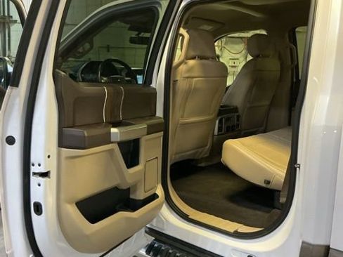 Used 2019 Ford F150 Lariat image 22