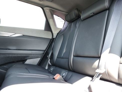 New 2025 Cadillac Optiq Luxury 2 image 9