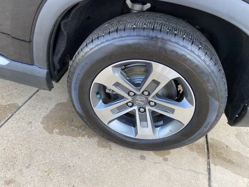 Used 2025 Honda Pilot EX-L image 7