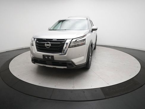 Used 2024 Nissan Pathfinder SL image 28