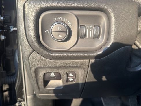 Used 2019 RAM 1500 Laramie image 26