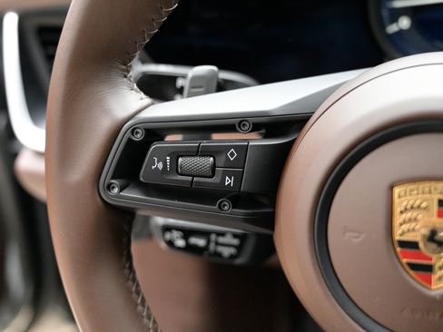 Used 2020 Porsche 911 Carrera 4S image 27