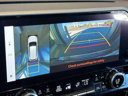 Used 2024 Toyota Highlander Platinum image 20