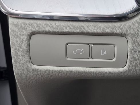Certified 2026 Volvo XC60 T8 Ultra AWD/4WD image 29