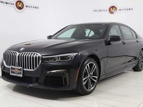 Used 2022 BMW 750i xDrive w/ M Sport Package image 5