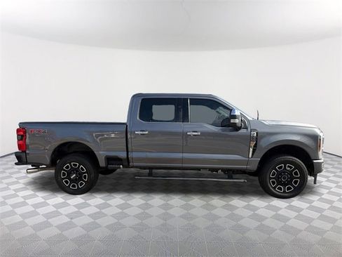 Used 2024 Ford F250 Platinum w/ FX4 Off-Road Package image 4