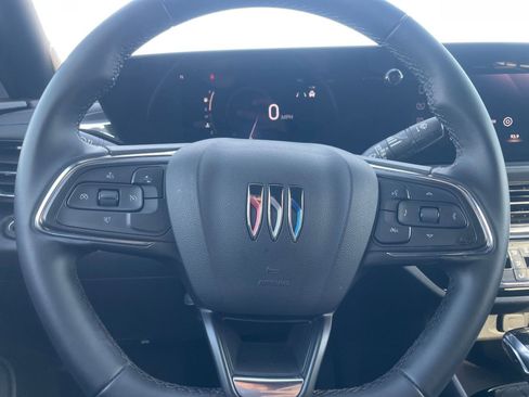 Used 2025 Buick Envista Sport Touring image 28