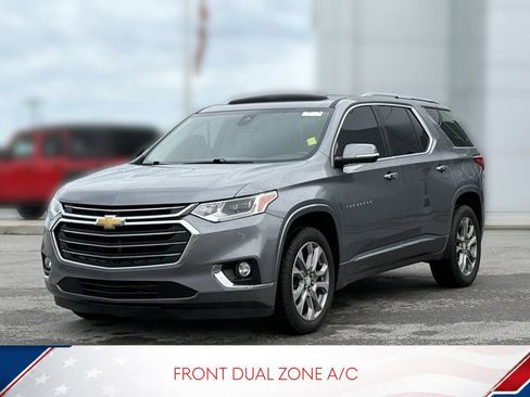 Used 2018 Chevrolet Traverse Premier w/ Driver Confidence II Package FWD image 4