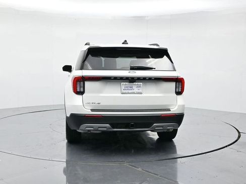 New 2026 Ford Explorer Active w/ Active Comfort Package image 9