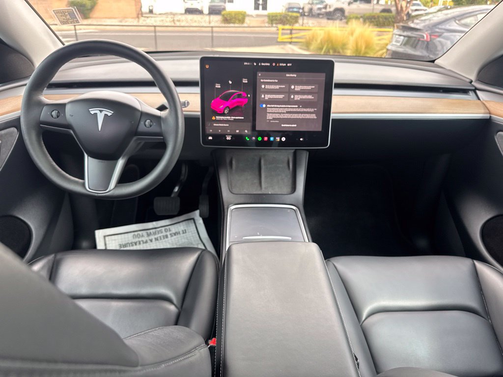 Used 2024 Tesla Model Y Long Range AWD/4WD image 17