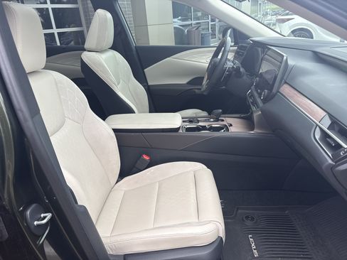 Used 2025 Lexus RX 350 w/ Convenience Package AWD/4WD image 32
