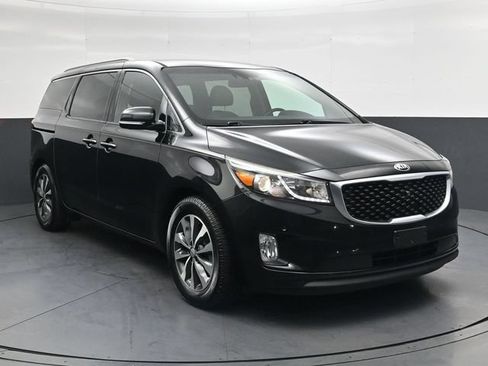 Used 2016 Kia Sedona SX FWD image 2