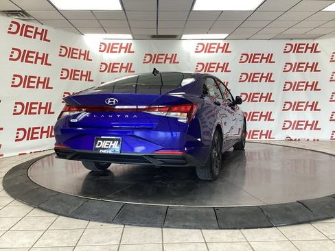 Used 2022 Hyundai Elantra SEL FWD image 7