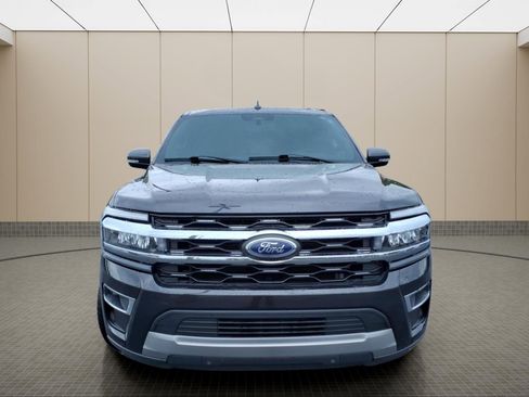 Used 2024 Ford Expedition Max Limited AWD/4WD image 3
