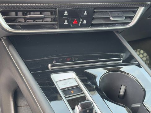 Used 2024 Volkswagen Atlas SE image 24