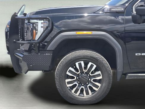 Used 2024 GMC Sierra 2500 Denali Ultimate w/ Max Trailering Package AWD/4WD image 9