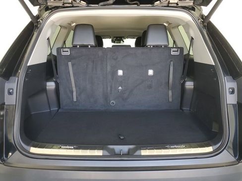 Used 2024 Toyota Grand Highlander XLE image 10