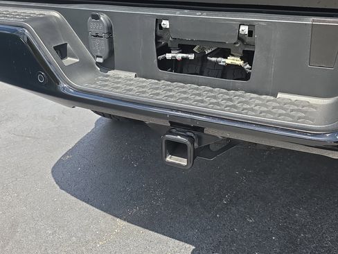 Used 2024 GMC Canyon AT4X image 5