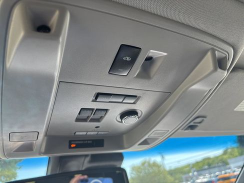 Used 2016 Cadillac Escalade ESV Premium image 23