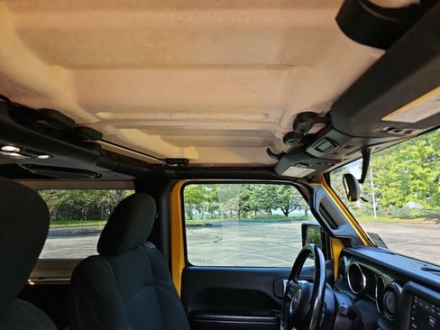 Used 2021 Jeep Wrangler Sport AWD/4WD image 12