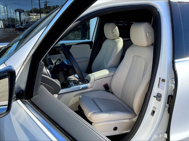 Used 2026 Mercedes-Benz GLB 250 4MATIC image 23