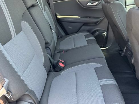 Certified 2025 Chevrolet Blazer LT FWD image 9