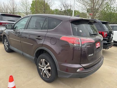 Used 2018 Toyota RAV4 LE w/ All Weather Liner Package image 4