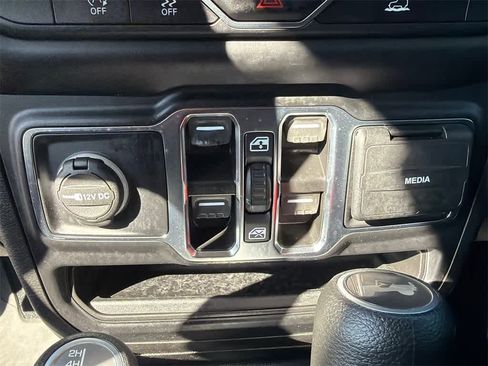 Used 2022 Jeep Wrangler Unlimited Sport image 29