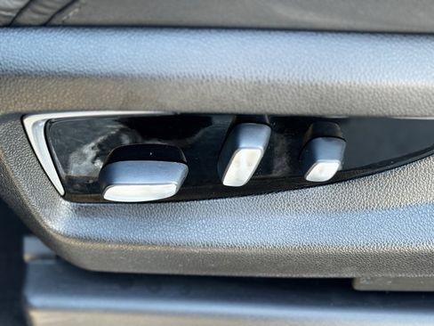 Used 2019 Cadillac Escalade Luxury w/ LPO, Radiant Package image 18