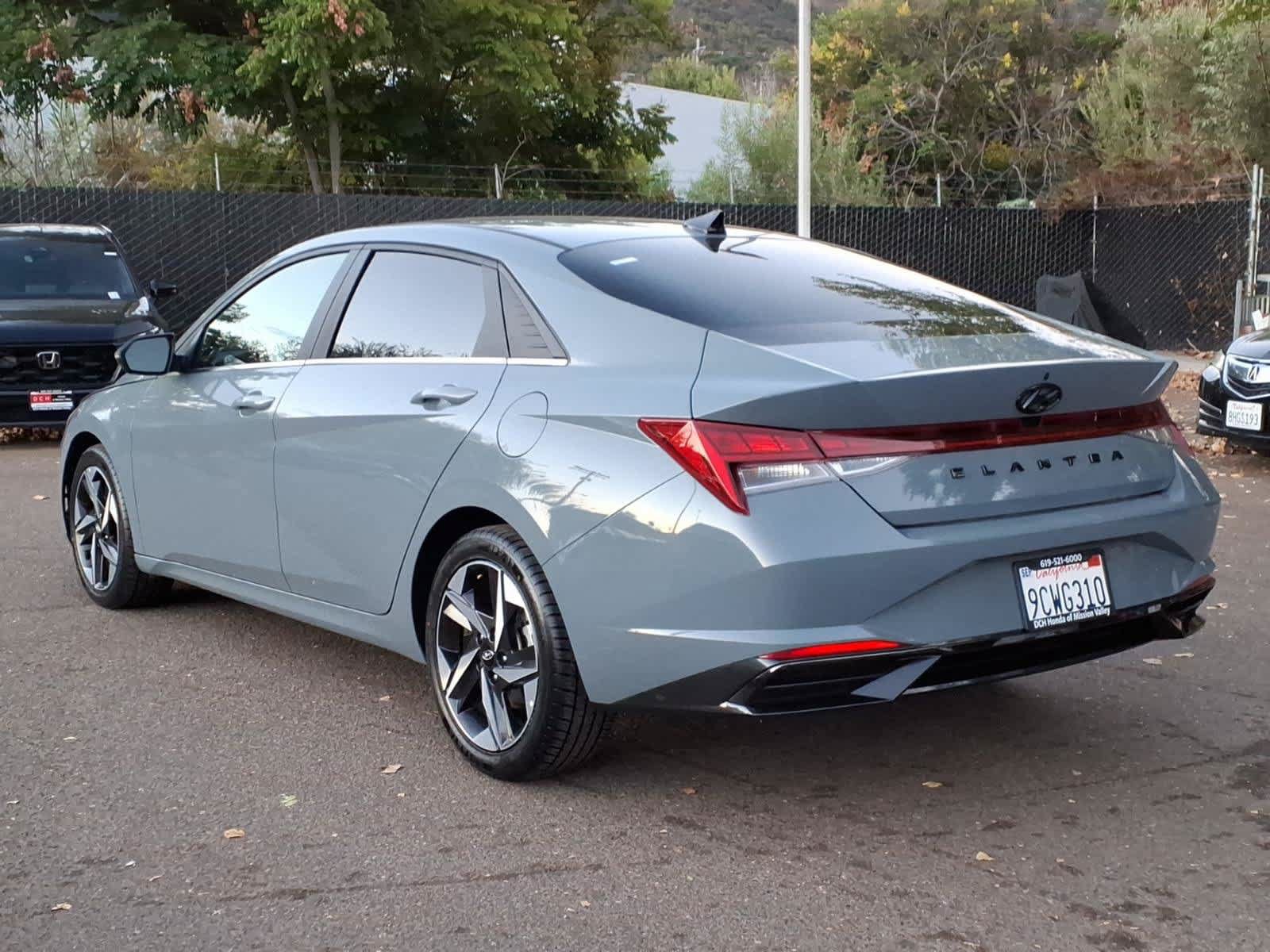 Used 2022 Hyundai Elantra SEL w/ Convenience + Premium Package FWD image 7