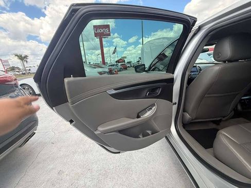 Used 2018 Chevrolet Impala LT FWD image 14