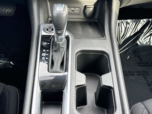 Used 2024 Nissan Sentra SV image 6